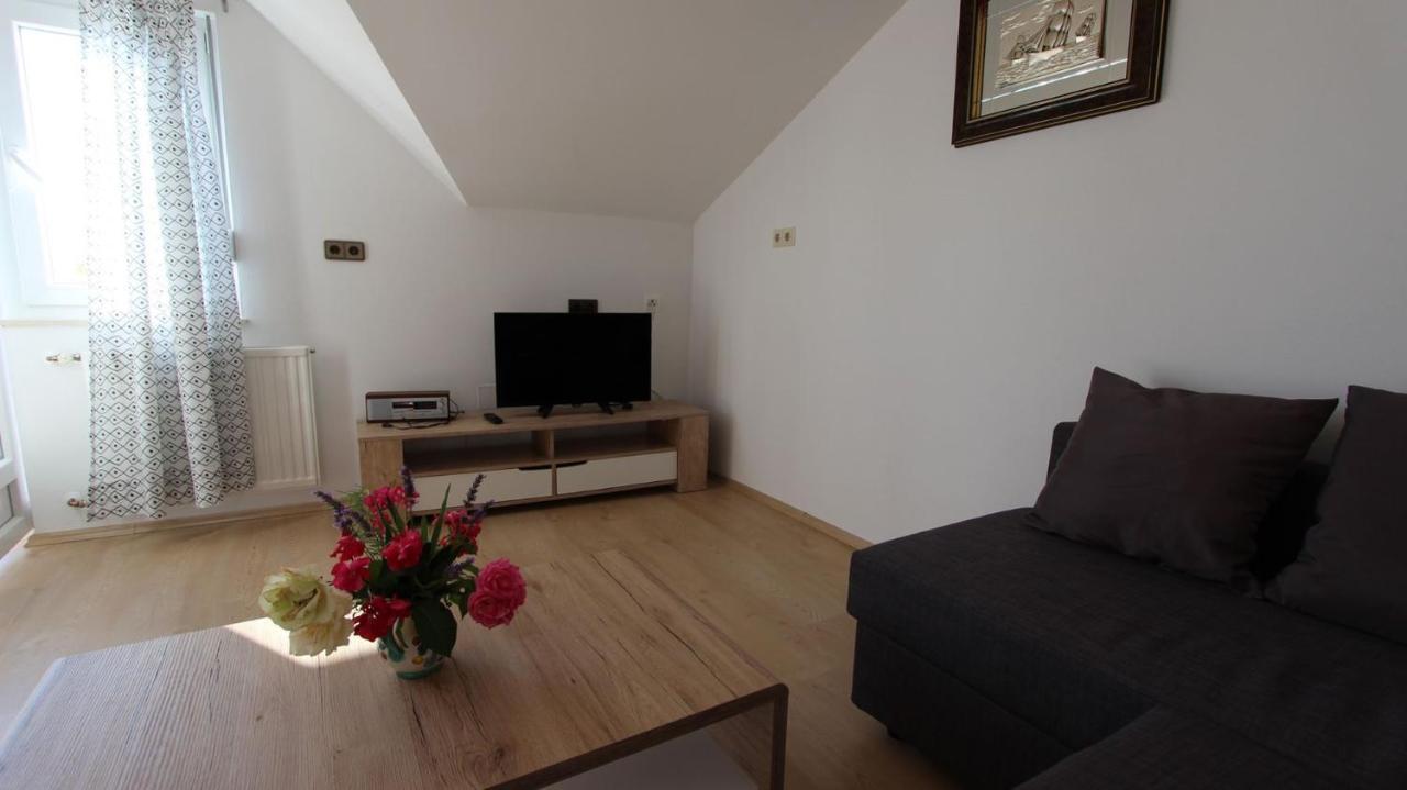 Apartments Marijana Srsici Экстерьер фото